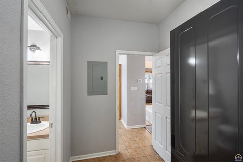 Tiny photo for 2341 Surrey Dr, Lawrence, KS 66046 (MLS # 244969)