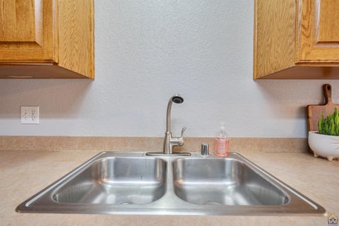 Tiny photo for 2341 Surrey Dr, Lawrence, KS 66046 (MLS # 244969)