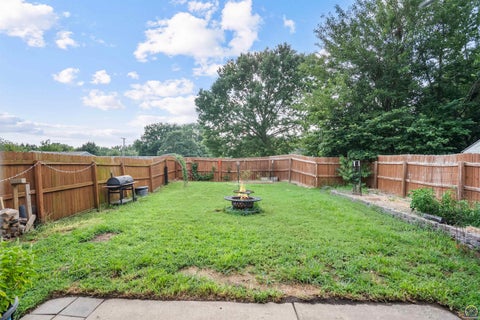 Tiny photo for 2341 Surrey Dr, Lawrence, KS 66046 (MLS # 244969)