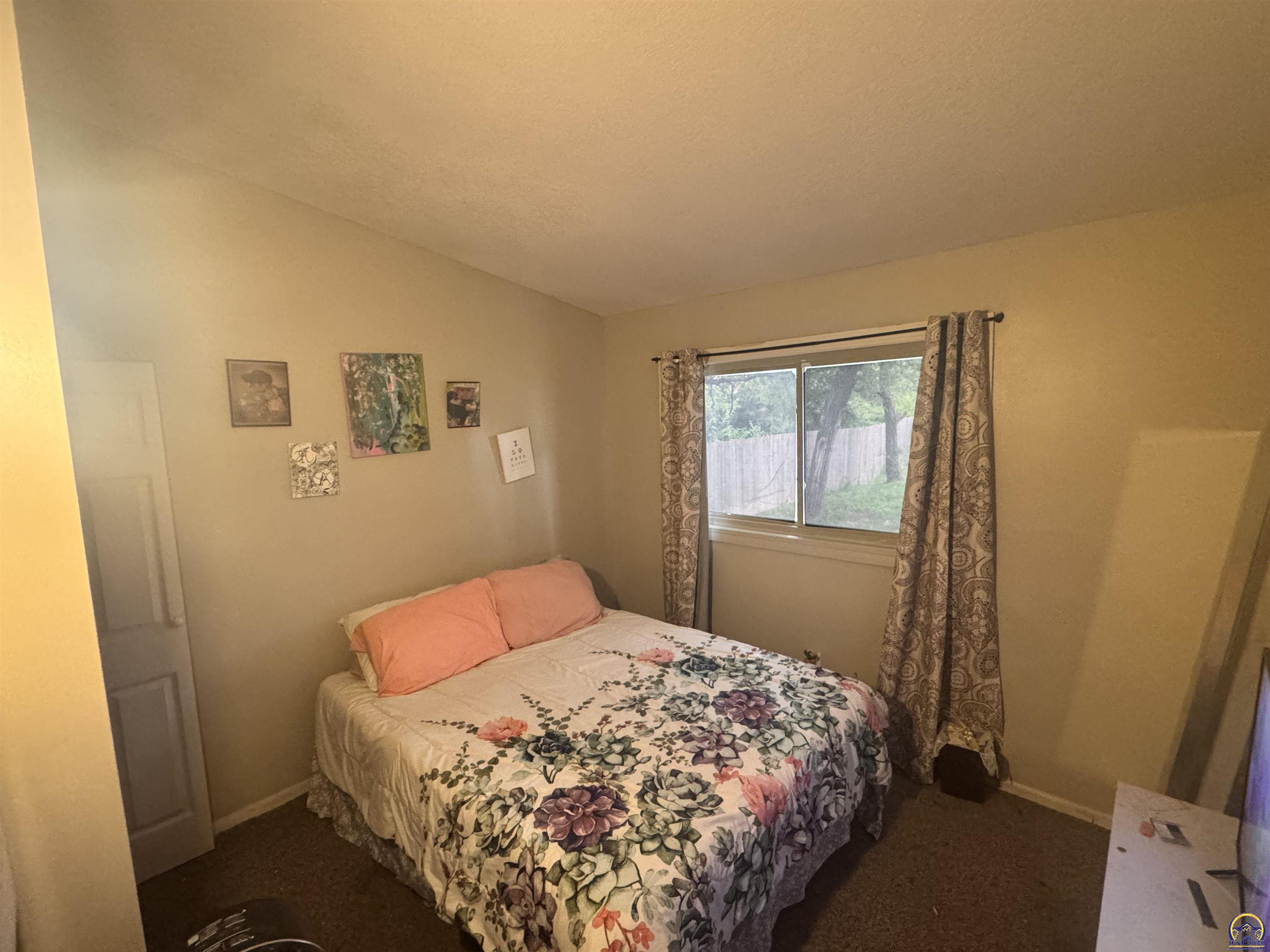 Topeka, Kansas 66604, United States, 3 Bedrooms Bedrooms, ,2 BathroomsBathrooms,Residential,Pending,137372