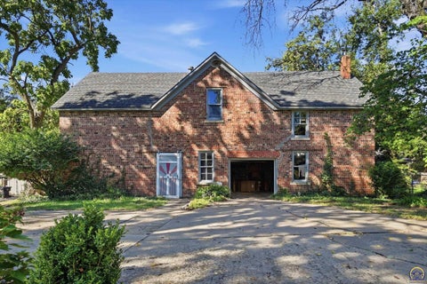 Tiny photo for 411 SW Greenwood Ave, Topeka, KS 66606 (MLS # 246872)