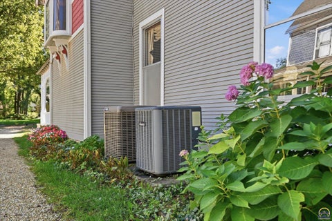 Tiny photo for 411 SW Greenwood Ave, Topeka, KS 66606 (MLS # 246872)