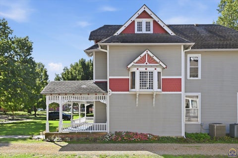 Tiny photo for 411 SW Greenwood Ave, Topeka, KS 66606 (MLS # 246872)