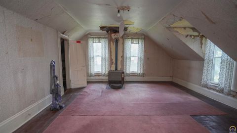 Tiny photo for 225 New York Ave, Holton, KS 66436 (MLS # 244723)