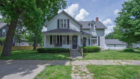 Photo of 225 New York Ave, Holton, KS 66436 (MLS # 244723)