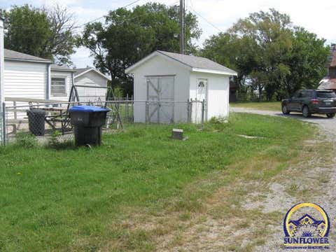 Tiny photo for 1028 SE 53rd St, Topeka, KS 66609 (MLS # 246236)