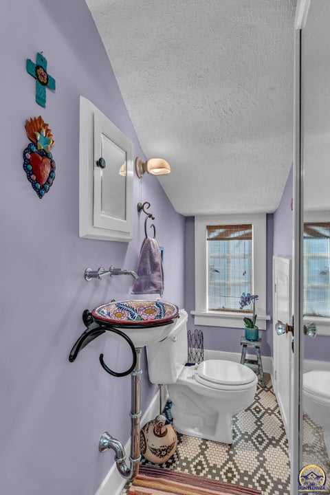 Tiny photo for 1321 SW Pembroke Ln, Topeka, KS 66604 (MLS # 245669)