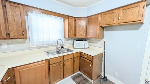 Tiny photo for 1006 Woodland St, Emporia, KS 66801 (MLS # 246502)