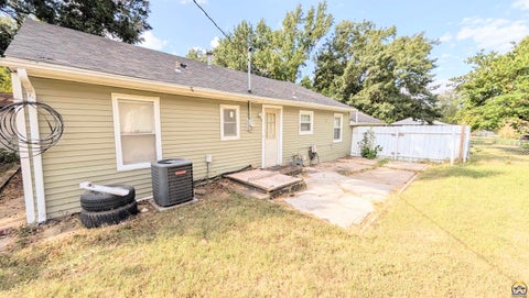 Tiny photo for 1006 Woodland St, Emporia, KS 66801 (MLS # 246502)