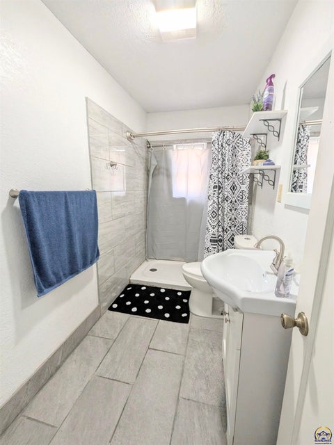 Tiny photo for 1006 Woodland St, Emporia, KS 66801 (MLS # 246502)