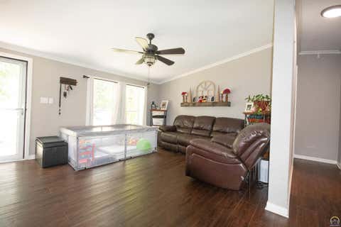 Tiny photo for 735 NE Winfield Ave, Topeka, KS 66616 (MLS # 246150)