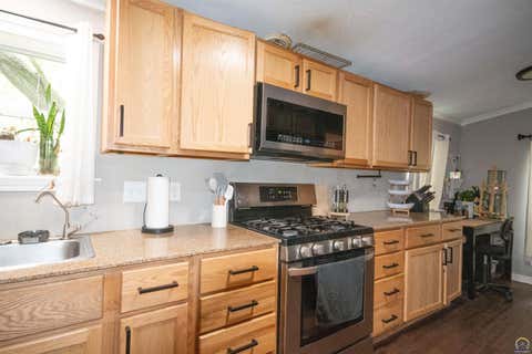 Tiny photo for 735 NE Winfield Ave, Topeka, KS 66616 (MLS # 246150)