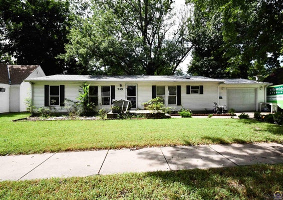 735 NE WINFIELD AVE, TOPEKA, KS 66616 - Image 5c957ed7bf16a2ffd3bdfd6a7a59efde/3326063692