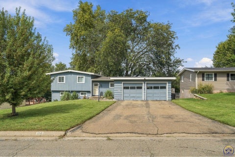 Tiny photo for 1816 SW 27th St, Topeka, KS 66611 (MLS # 246812)
