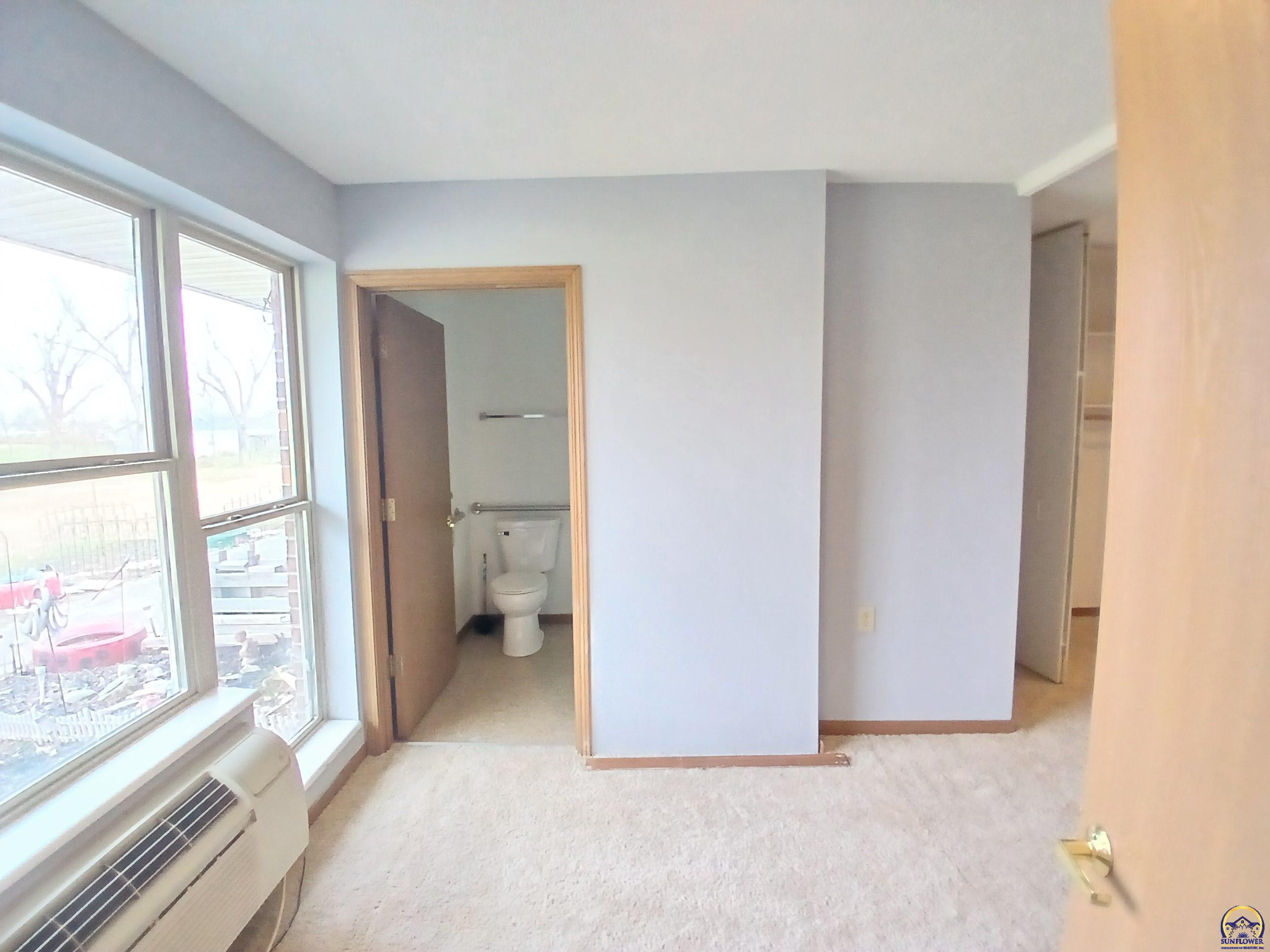 Eskridge, Kansas 66423, United States, ,Residential,Pending,25083