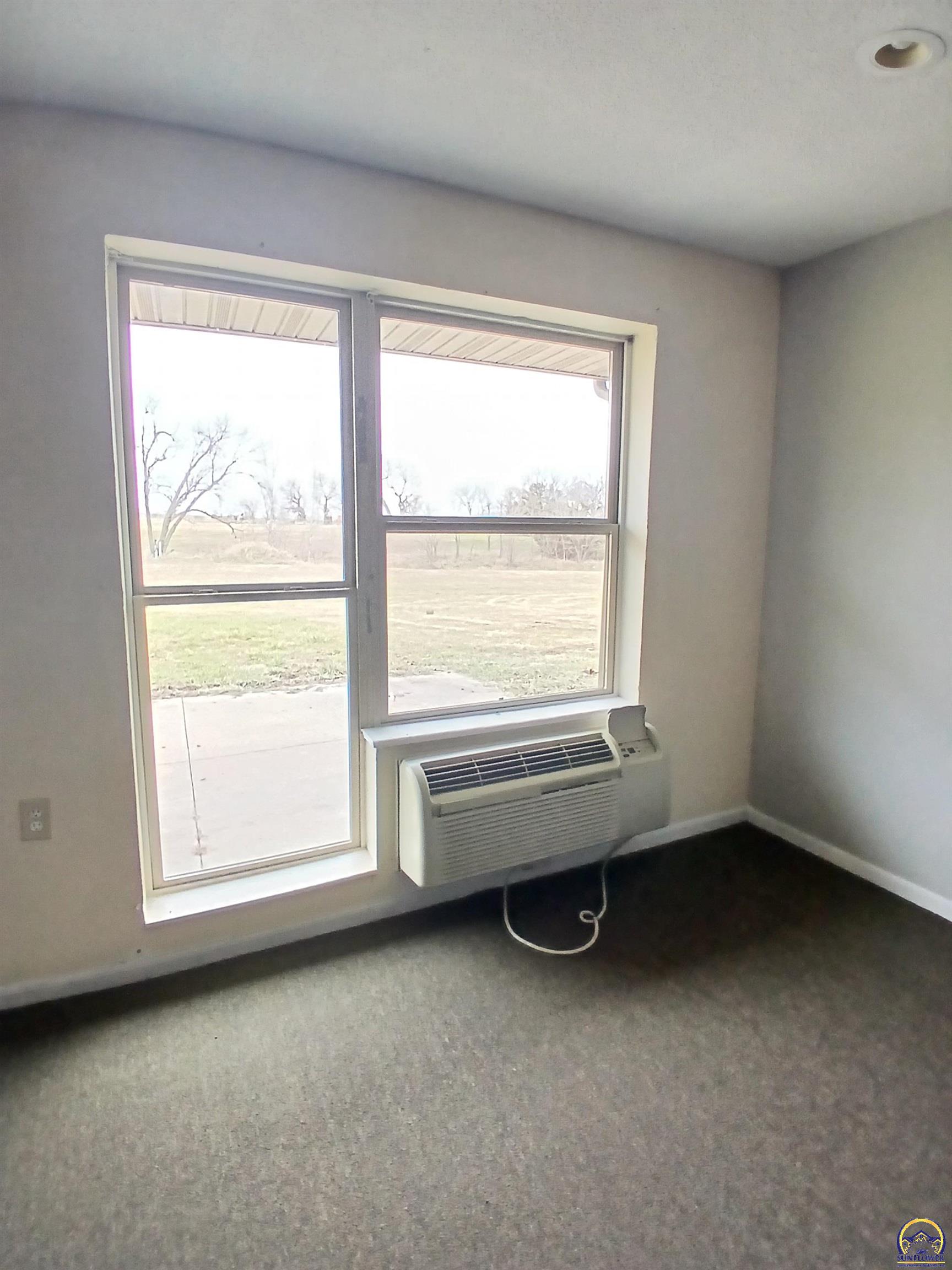 Eskridge, Kansas 66423, United States, ,Residential,Pending,25083