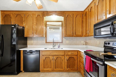 Tiny photo for 2837 SW Herefordshire Rd, Topeka, KS 66614 (MLS # 246735)