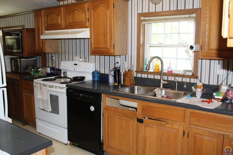 Tiny photo for 24795 S Ratner Rd, Lyndon, KS 66451 (MLS # 246907)