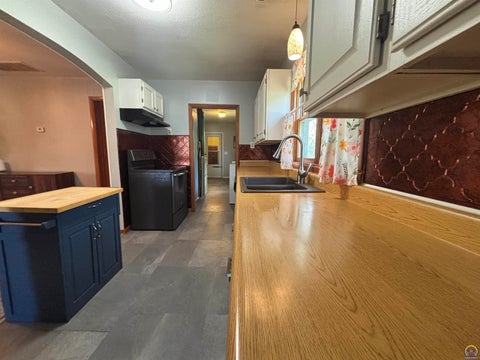 Tiny photo for 212 E 2nd St, Waverly, KS 66871 (MLS # 245762)