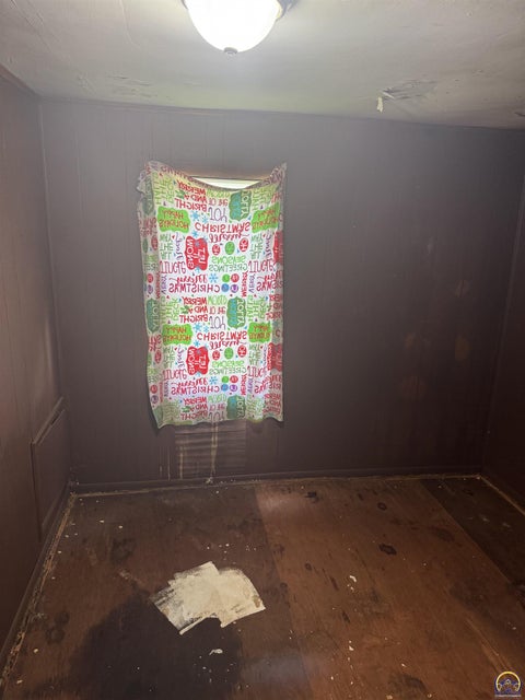 Tiny photo for 2201 NW Clay St, Topeka, KS 66608 (MLS # 246033)