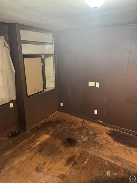 Tiny photo for 2201 NW Clay St, Topeka, KS 66608 (MLS # 246033)