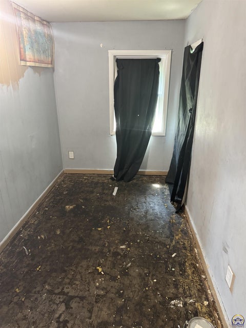 Tiny photo for 2201 NW Clay St, Topeka, KS 66608 (MLS # 246033)