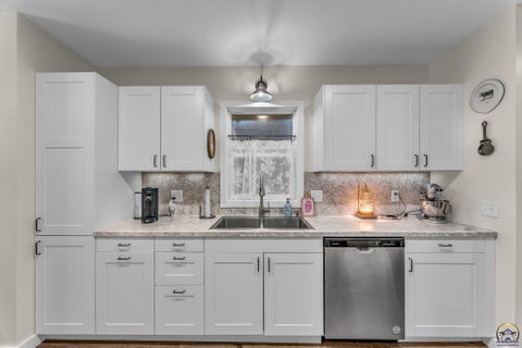 Tiny photo for 302 Masche St, Silver Lake, KS 66539 (MLS # 244754)