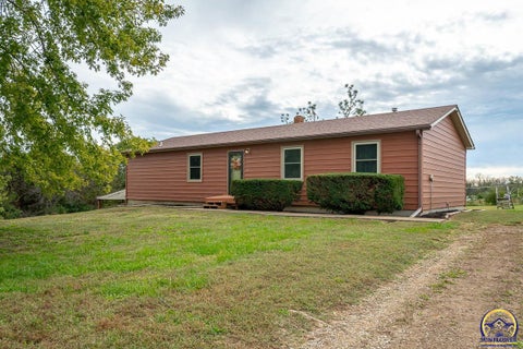 Photo of 10879 90th St, Oskaloosa, KS 66066 (MLS # 247105)