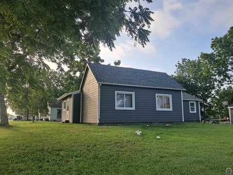 Tiny photo for 309 W Lake St, McLouth, KS 66054 (MLS # 244922)