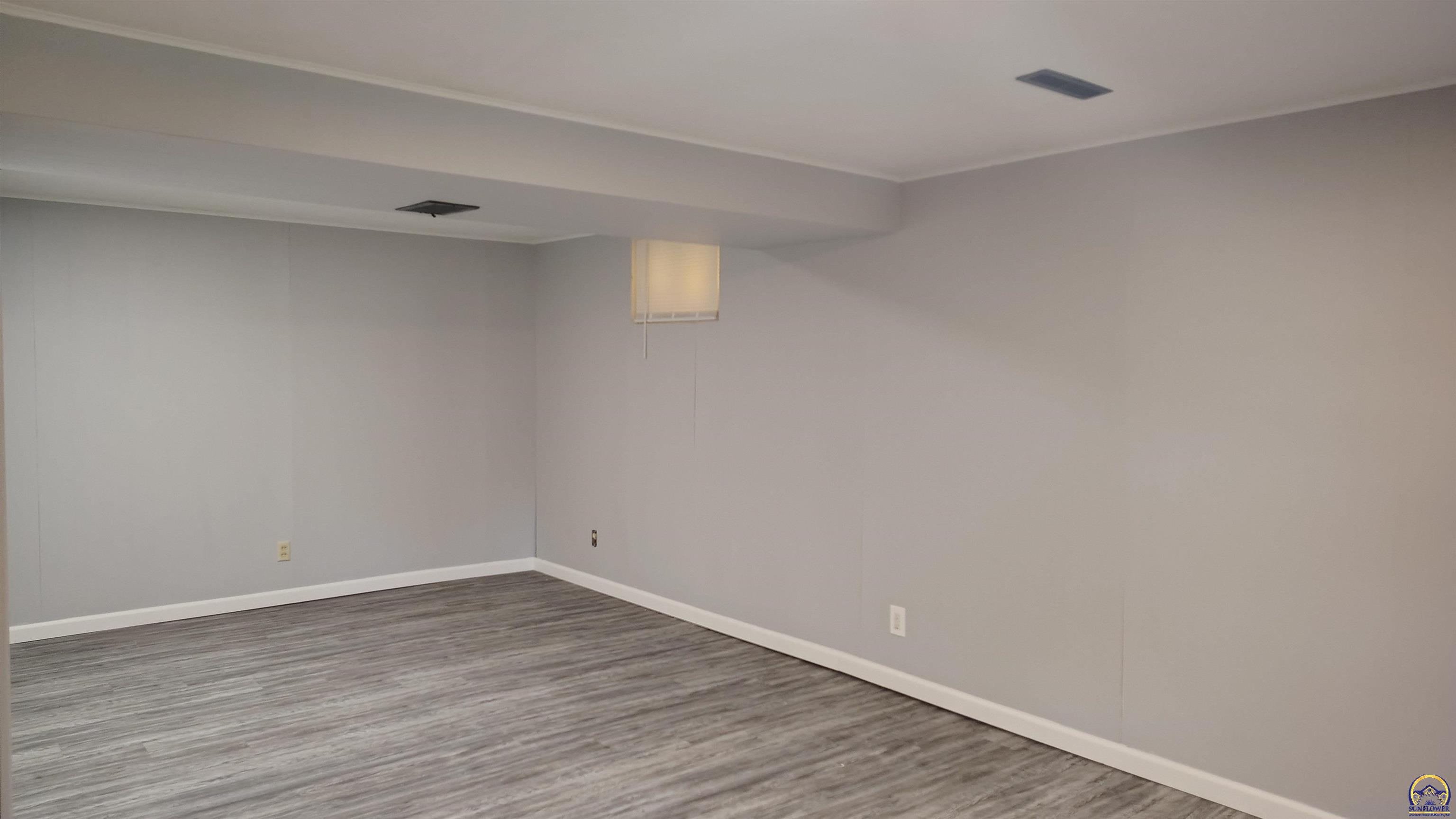 Topeka, Kansas 66614, United States, 3 Bedrooms Bedrooms, ,2 BathroomsBathrooms,Residential,Pending,208689