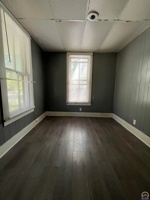 Tiny photo for 509 Sylvan St, Emporia, KS 66801 (MLS # 246127)