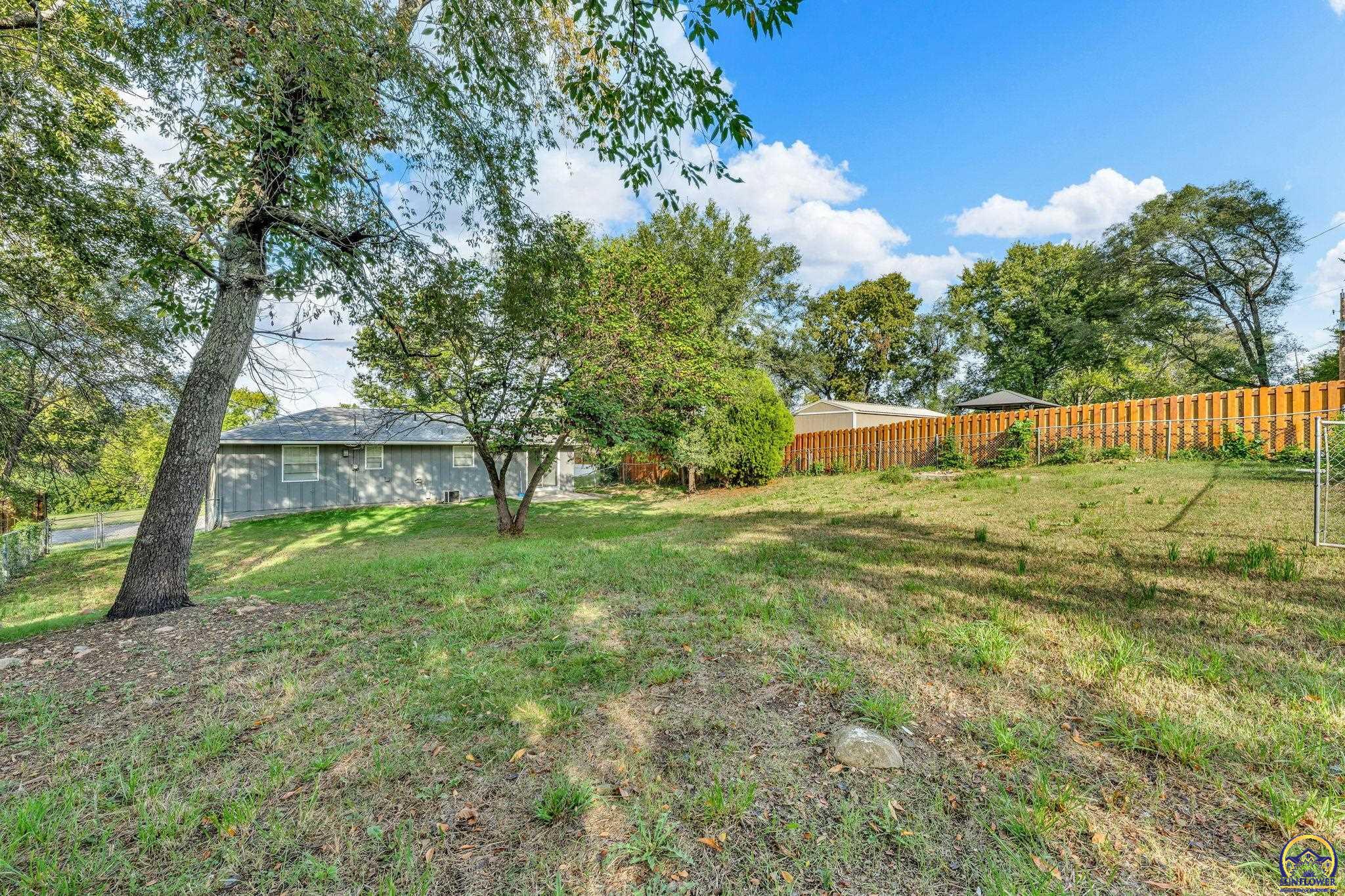 Topeka, Kansas 66605, United States, 3 Bedrooms Bedrooms, ,3 BathroomsBathrooms,Residential,Active,219692