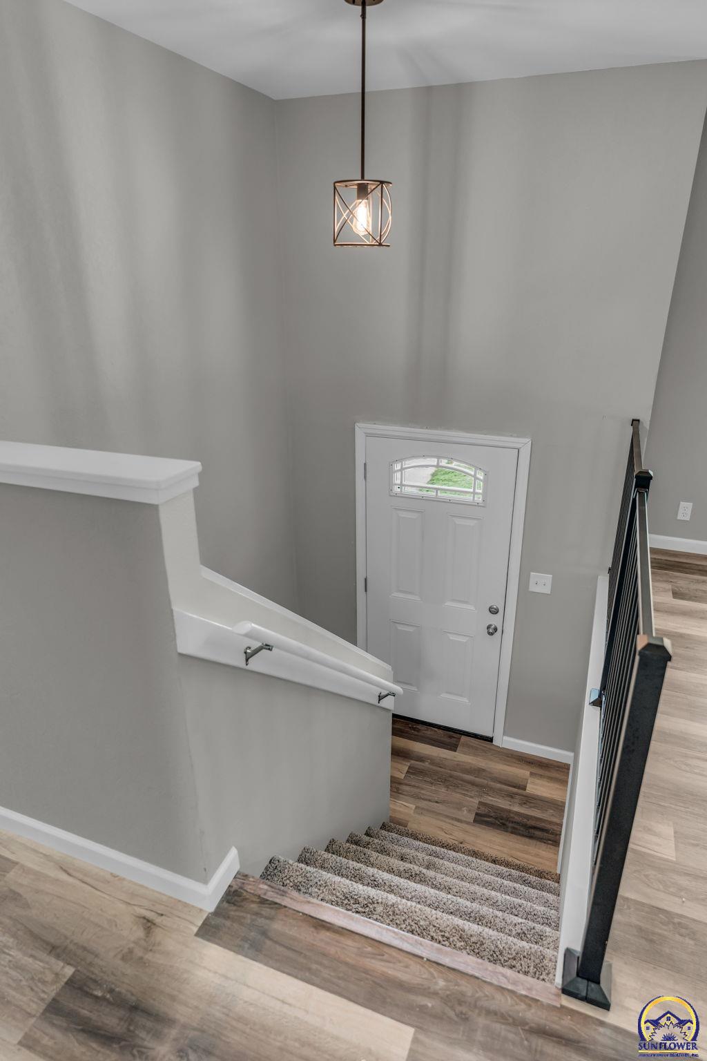 Topeka, Kansas 66605, United States, 3 Bedrooms Bedrooms, ,3 BathroomsBathrooms,Residential,Active,219692