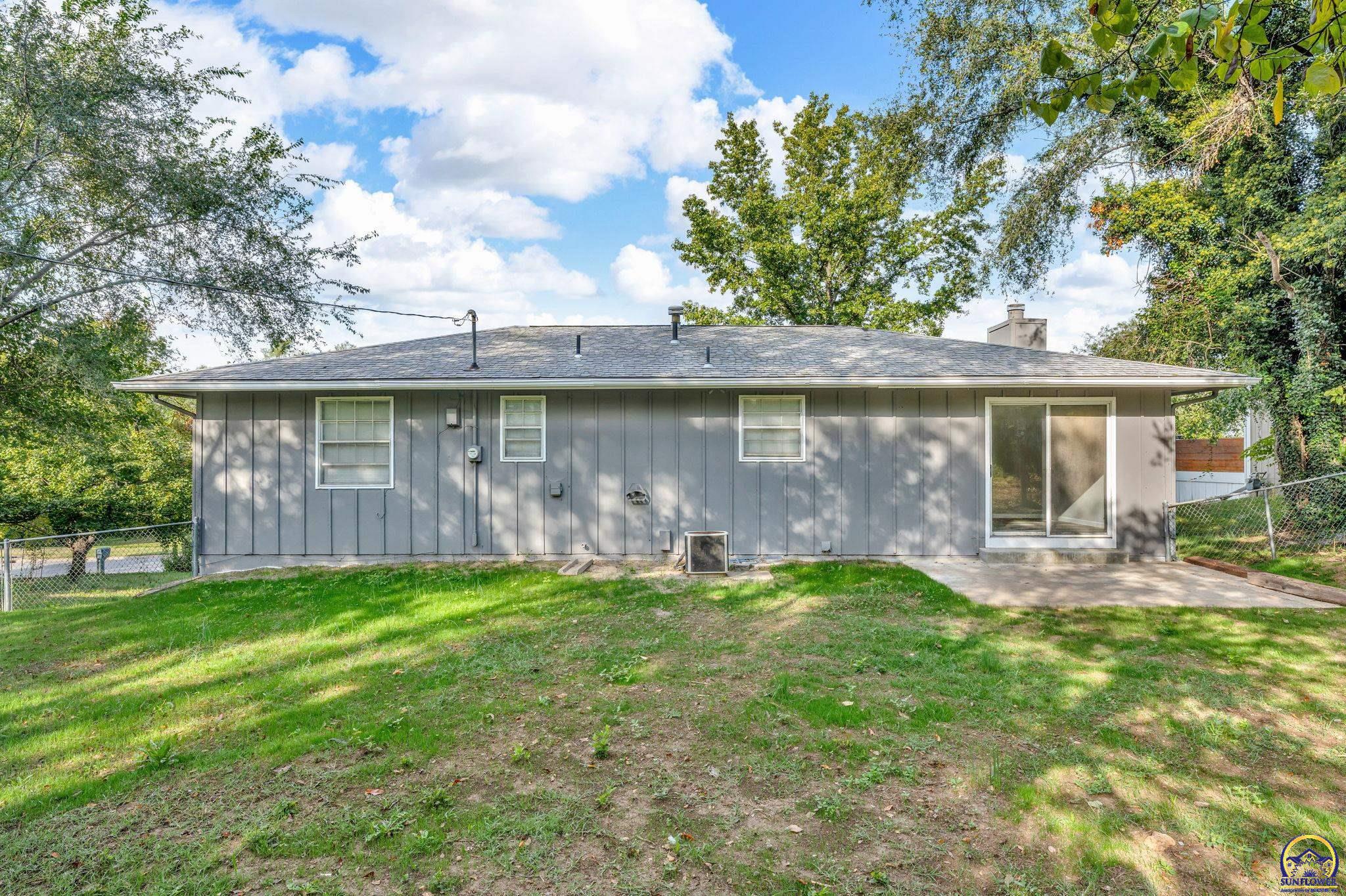 Topeka, Kansas 66605, United States, 3 Bedrooms Bedrooms, ,3 BathroomsBathrooms,Residential,Active,219692