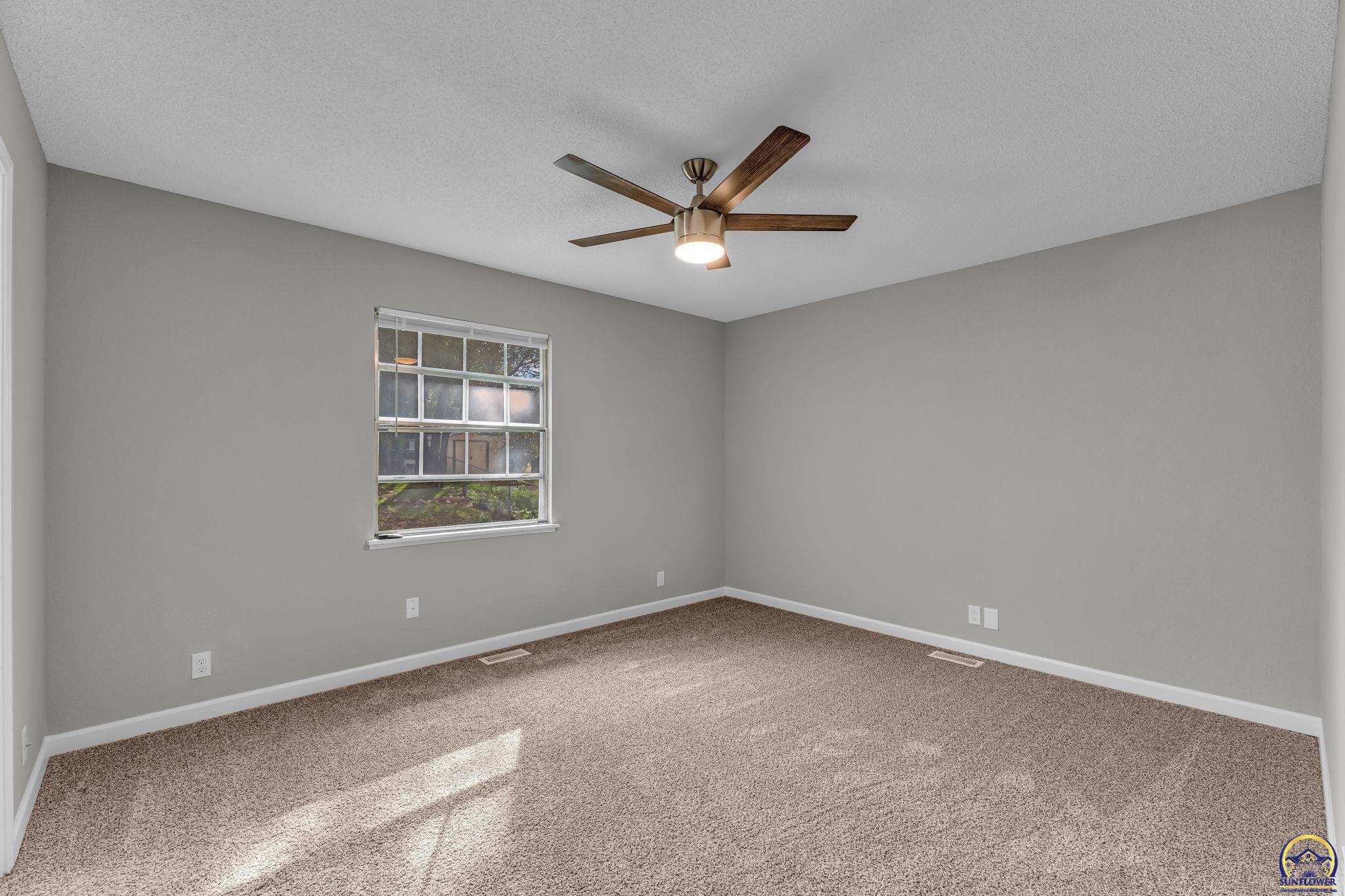 Topeka, Kansas 66605, United States, 3 Bedrooms Bedrooms, ,3 BathroomsBathrooms,Residential,Active,219692