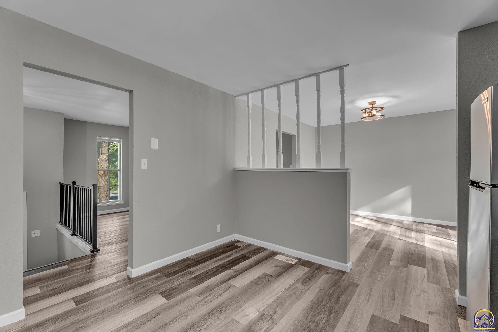 Topeka, Kansas 66605, United States, 3 Bedrooms Bedrooms, ,3 BathroomsBathrooms,Residential,Active,219692