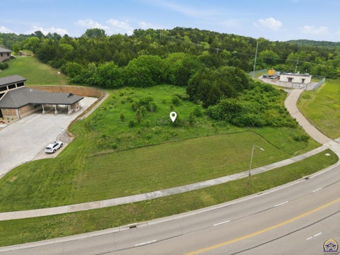 Photo of 0000 SW 37th St, Topeka, KS 66614 (MLS # 244755)