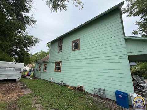 Tiny photo for 1722 SW Lincoln St, Topeka, KS 66604 (MLS # 246946)