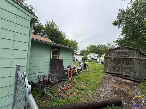 Tiny photo for 1722 SW Lincoln St, Topeka, KS 66604 (MLS # 246946)