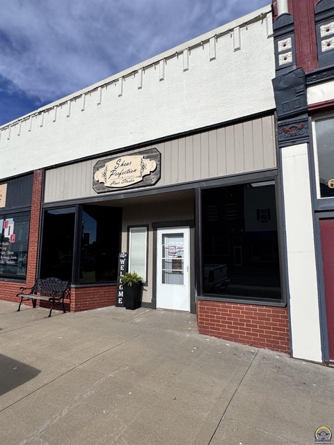 Photo of 617 S Topeka Ave, Lyndon, KS 66451 (MLS # 244455)
