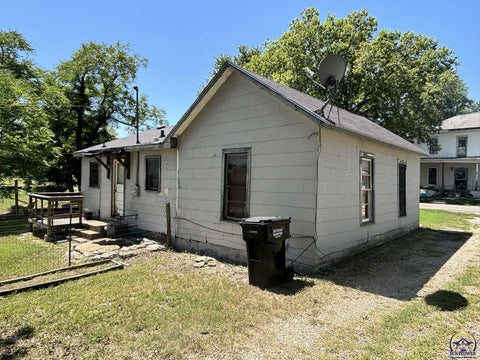 Tiny photo for 330 Pine St, Cottonwood Falls, KS 66845 (MLS # 246213)
