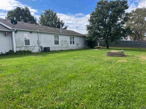 Tiny photo for 1600 SW 72nd Pl, Topeka, KS 66619 (MLS # 247115)