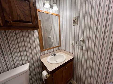 Tiny photo for 1600 SW 72nd Pl, Topeka, KS 66619 (MLS # 247115)