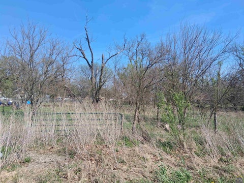 Tiny photo for 000 W 3rd St #3rd and Jefferson St, Lyndon, KS 66451 (MLS # 243853)