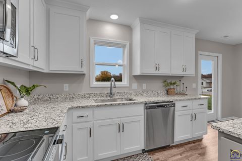 Tiny photo for 720 Teresa Ct, Carbondale, KS 66414 (MLS # 244768)