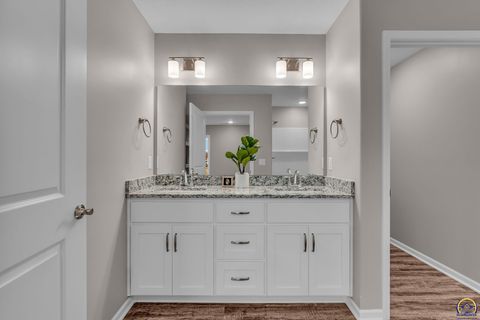 Tiny photo for 720 Teresa Ct, Carbondale, KS 66414 (MLS # 244768)