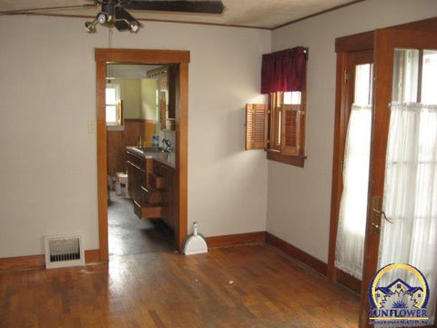 Tiny photo for 326 SW Courtland Ave, Topeka, KS 66606 (MLS # 244274)