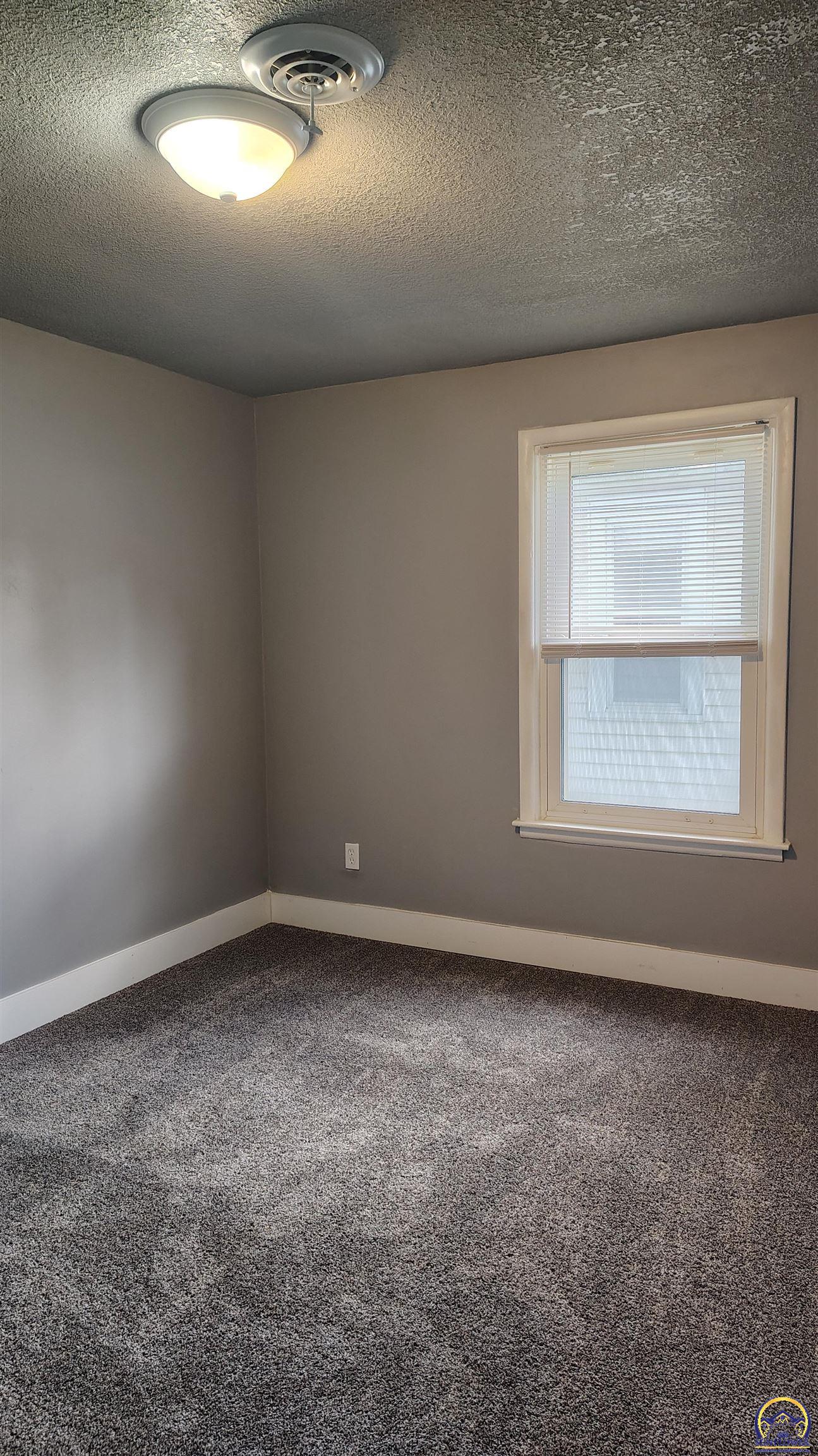 Topeka, Kansas 66608, United States, 3 Bedrooms Bedrooms, ,1 BathroomBathrooms,Residential,Active,169518