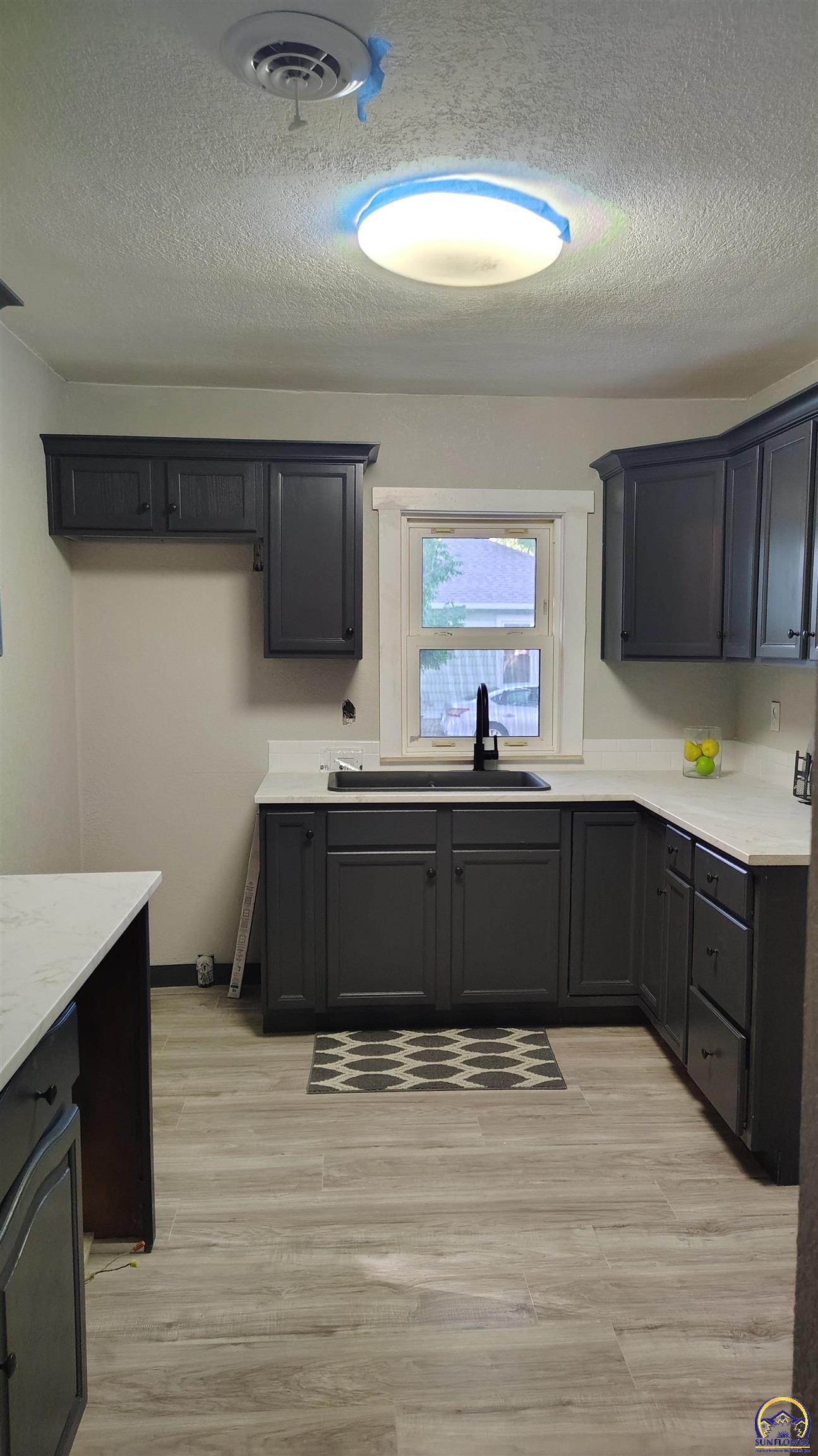 Topeka, Kansas 66608, United States, 3 Bedrooms Bedrooms, ,1 BathroomBathrooms,Residential,Active,169518