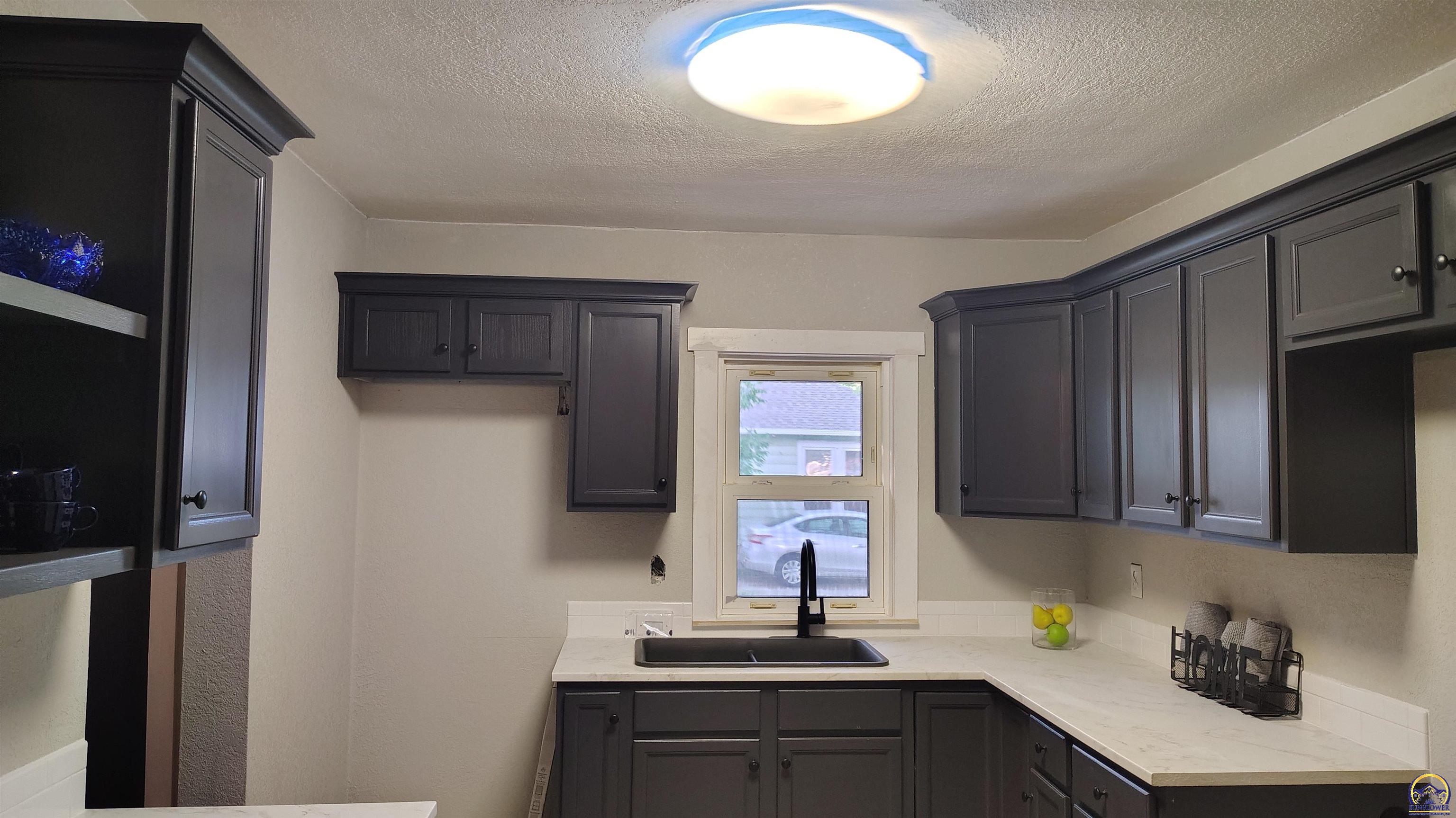 Topeka, Kansas 66608, United States, 3 Bedrooms Bedrooms, ,1 BathroomBathrooms,Residential,Active,169518